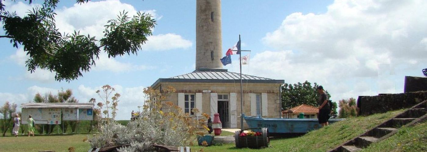 Musée Ostréicole de l'Estuaire et Phare de Richard  (Image 1)>