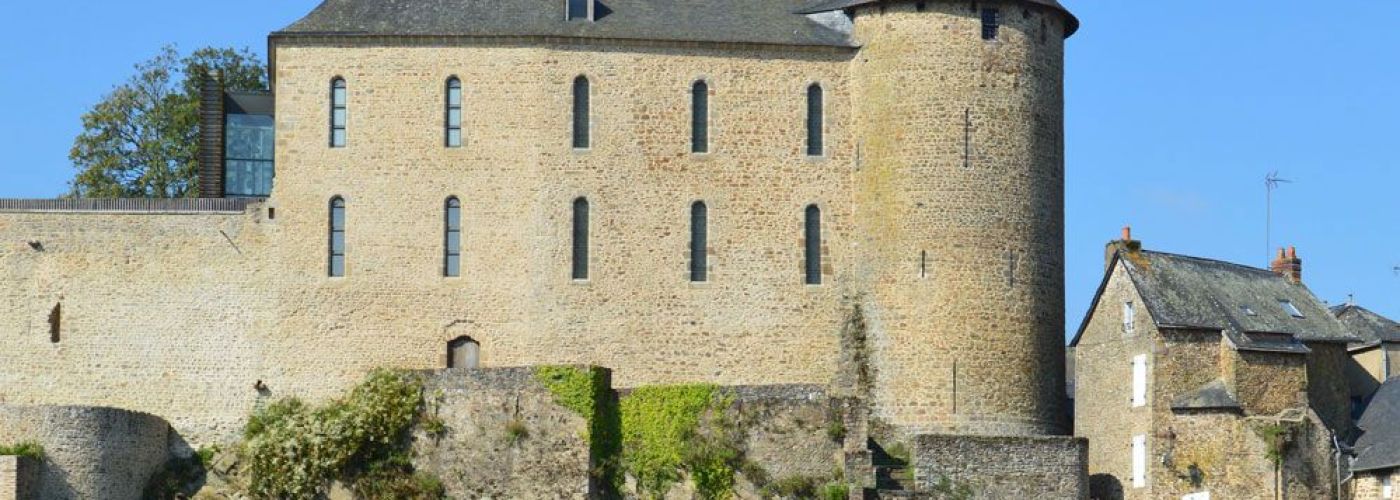 Musée du Château de Mayenne  (Image 1)>