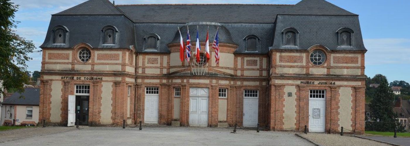 Musée Juin 44 et exposition Météorite de l'Aigle  (Image 1)>