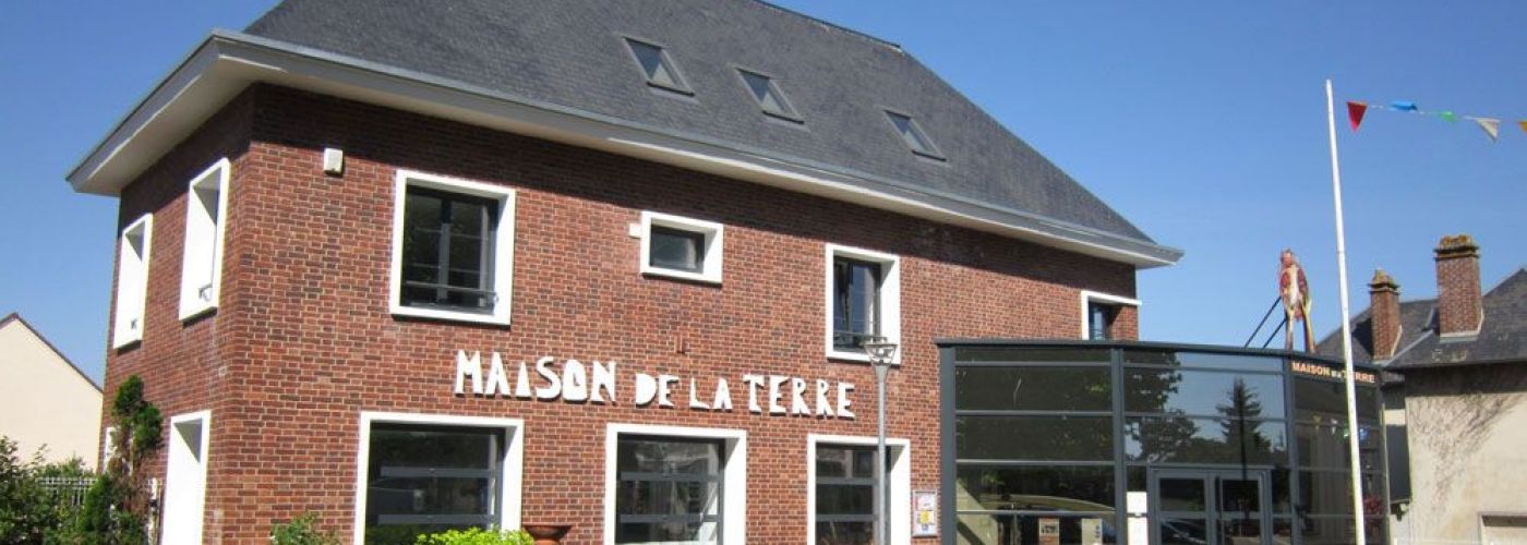 Maison de la Terre  (Image 1)>