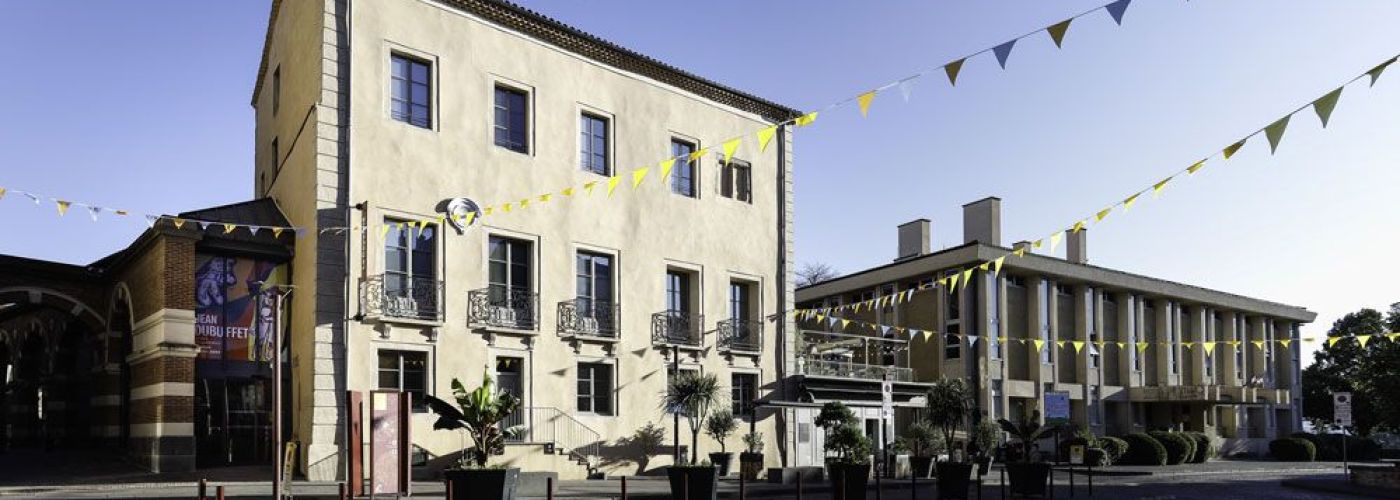 LE DOYENNÉ Espace d'Art Moderne et Contemporain  (Image 1)>
