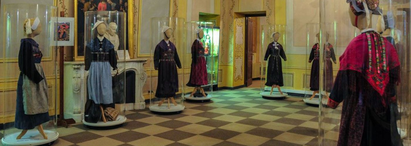 Musée des Costumes, des Arts et des Traditions Populaires  (Image 1)>