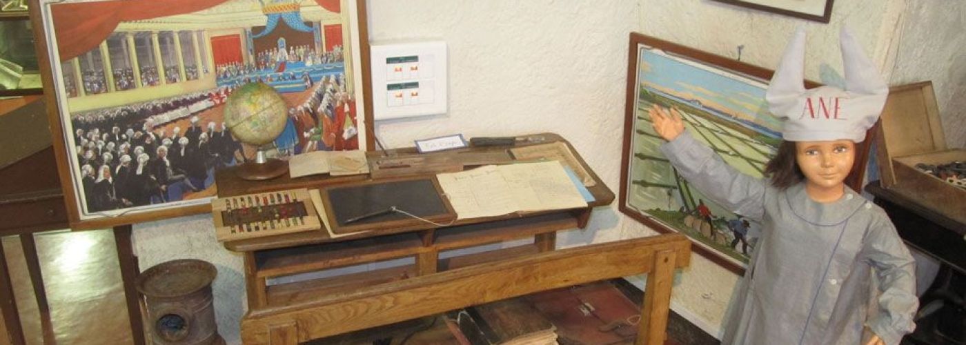 Musée Albert Reynaud - Arts et Traditions Provençales  (Image 2)>