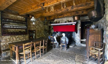 Ferme Caussenarde d'Autrefois - Écomusée du Causse Méjean, Hures-la-Parade